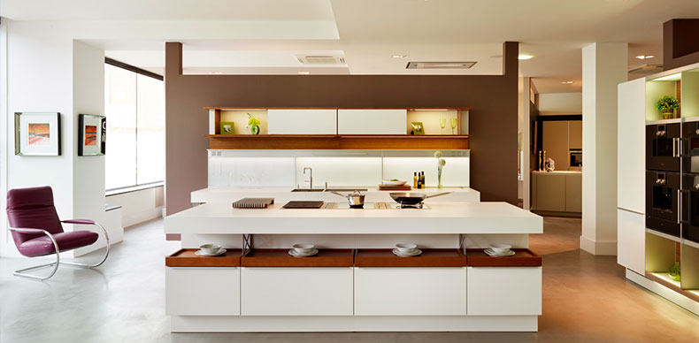  در آشپزخانه ‌های مدرن دکوراسیون طوری طراحی می‌شود تا بتوان از حداکثر فضا بیشترین بازدهی را دریافت کرد.