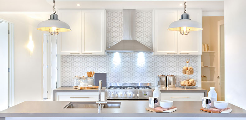  امروز در آشپزخانه‌های مدرن، برای نورپردازی از سیستم هوشمند و سنسور دار استفاده می‌کنند. از این رو می‌توان نور کافی برای انجام کارها در آشپزخانه در ساعات مختلف شبانه روز را داشت.