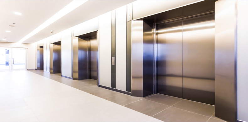 آسانسور را باید از شرکت‌های تولید کننده معتبر خریداری کنید تا در صورت بروز مشکل از خدمات 24 ساعته شرکت‌ها استفاده کنید.